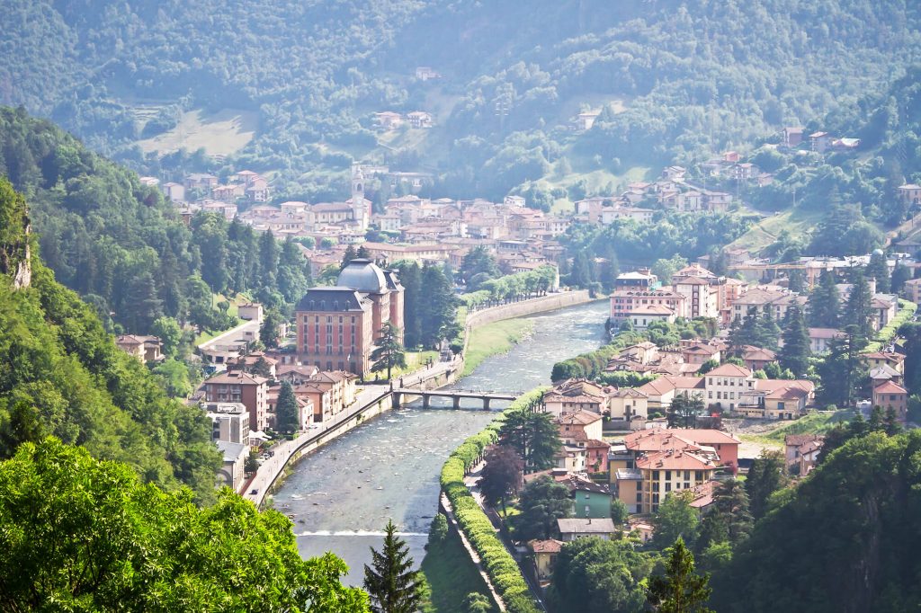 Private: San Pellegrino Terme: a walk in the Belle Époque’s atmosphere and a “sweet” stop