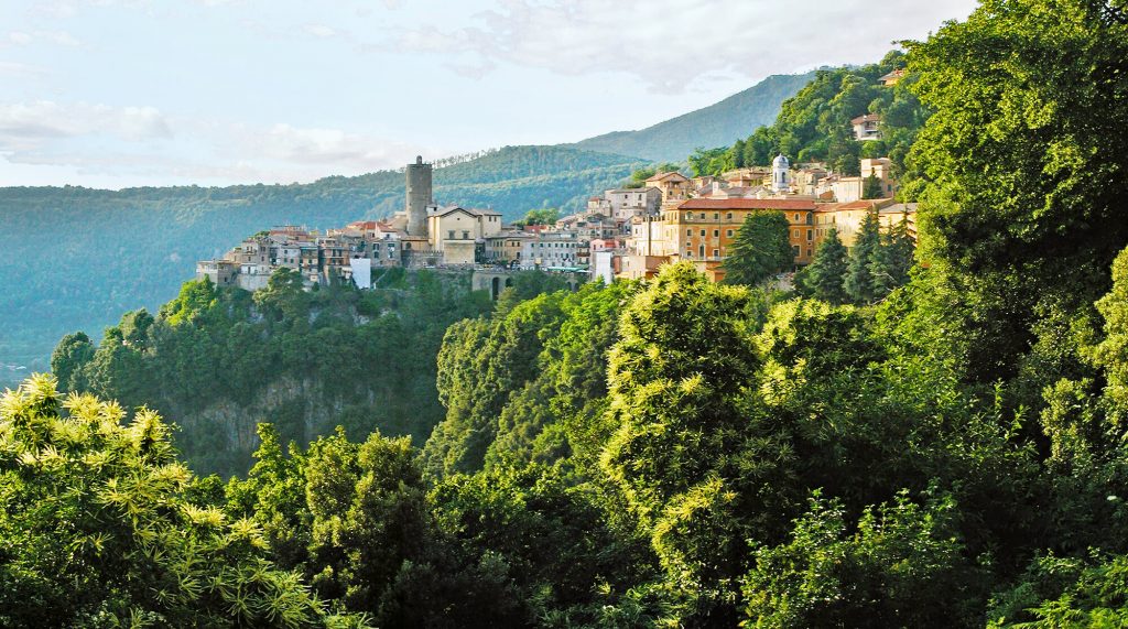 Nemi, a pleasant stay in a village of the Castelli Romani