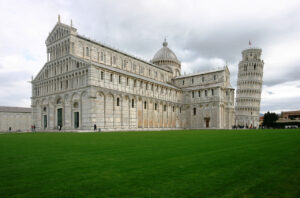 Pisa's Cathedral and Bell Tower (Photo credits @José Luiz Bernardes Ribeiro from Wikimedia Commons)